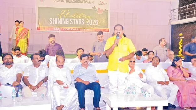షైనింగ్ స్టార్స్ స్ఫూర్తిగా నిలవాలి