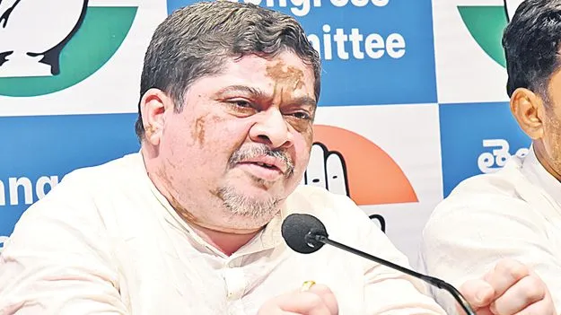 Ponnam Prabhakar: బీసీల నోటి కాడి ముద్ద లాక్కోకండి