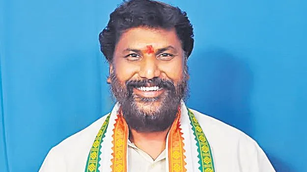 Adluri: విద్యార్థుల వసతులపై శ్రద్ధ వహించాలి: అడ్లూరి