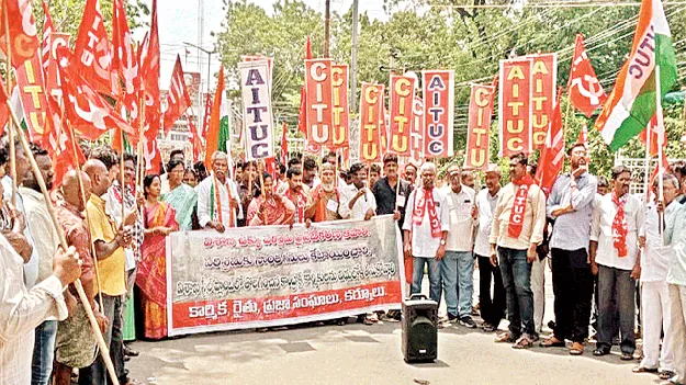 కార్మికులను విధుల్లోకి తీసుకోవాలి 