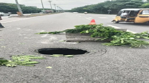 కుంగిన రాజీవ్‌ రహదారి