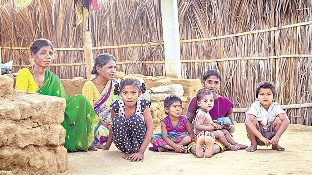 Poverty: భారీగా తగ్గిన తీవ్ర పేదరికం