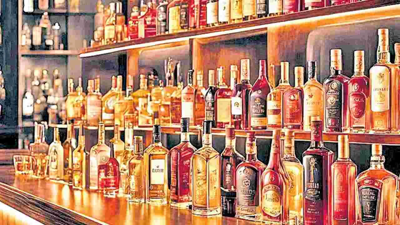 Liquor Scam: మద్యం స్కాం నిందితుల బెయిల్‌ పిటిషన్లు వాయిదా