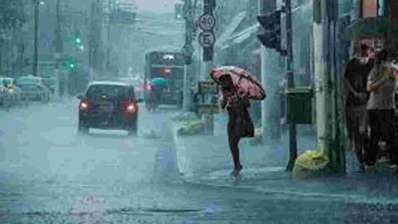 Heavy Rains: వాతావరణ అనిశ్చితితో వానలు