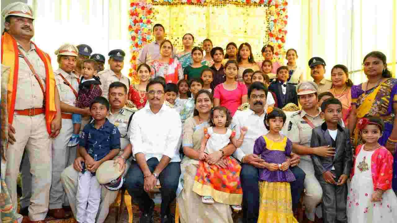 విజయవాడలో అత్యాధునిక పోలీస్ స్టేషన్ను ప్రారంభించిన హోంమంత్రి అనిత
