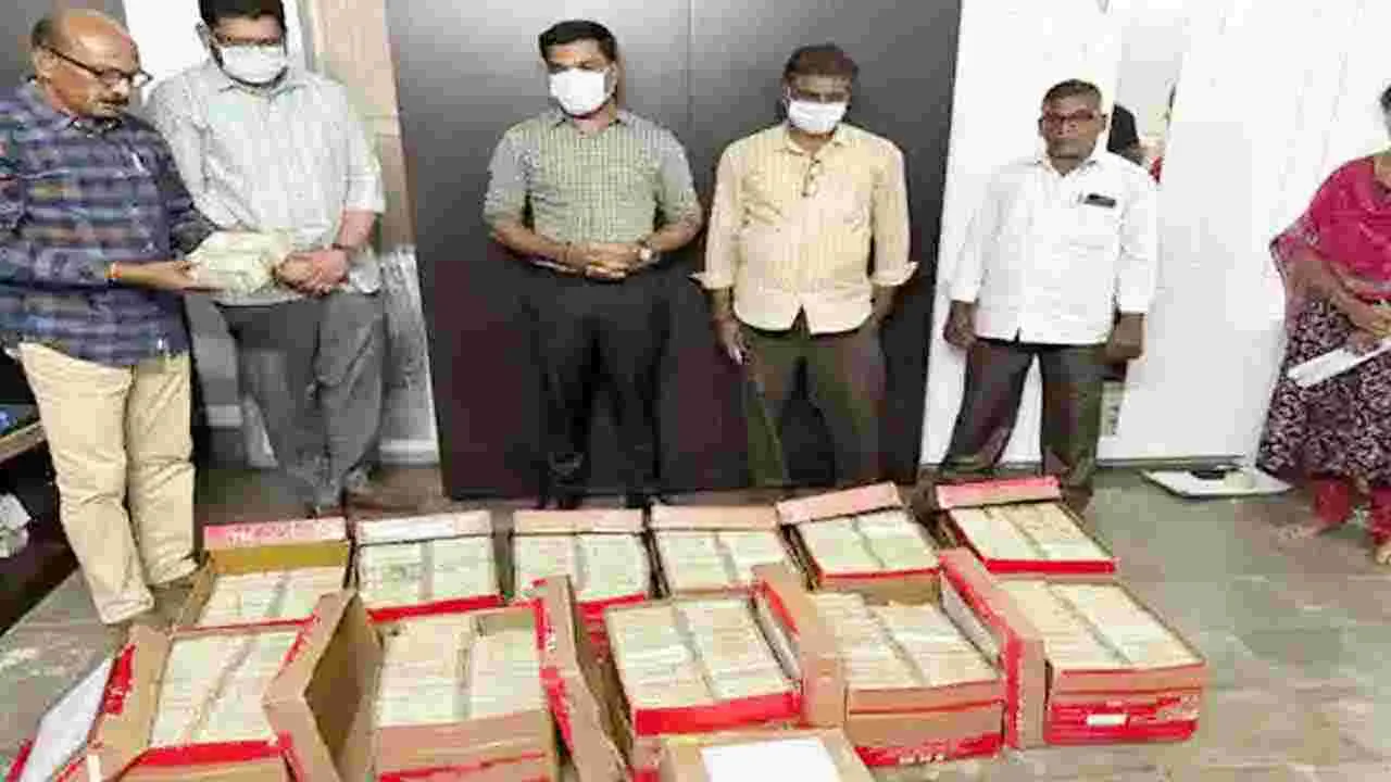 AP Liquor Scam: స్వాధీనం చేసిన రూ.11 కోట్లు బ్యాంకులో జమ