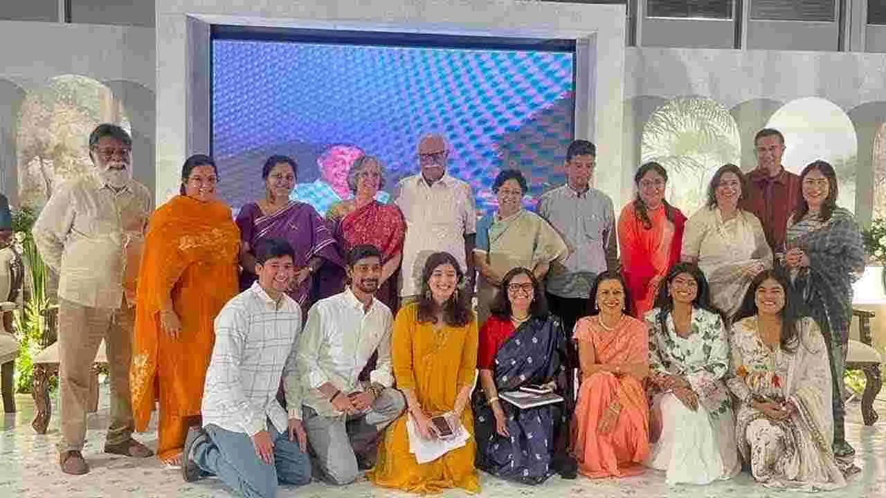 ఆనంద గజపతి రాజు జీవిత విశేషాలపై పుస్తక ఆవిష్కరణ.. పాల్గొన్న అశోక్ గజపతి రాజు