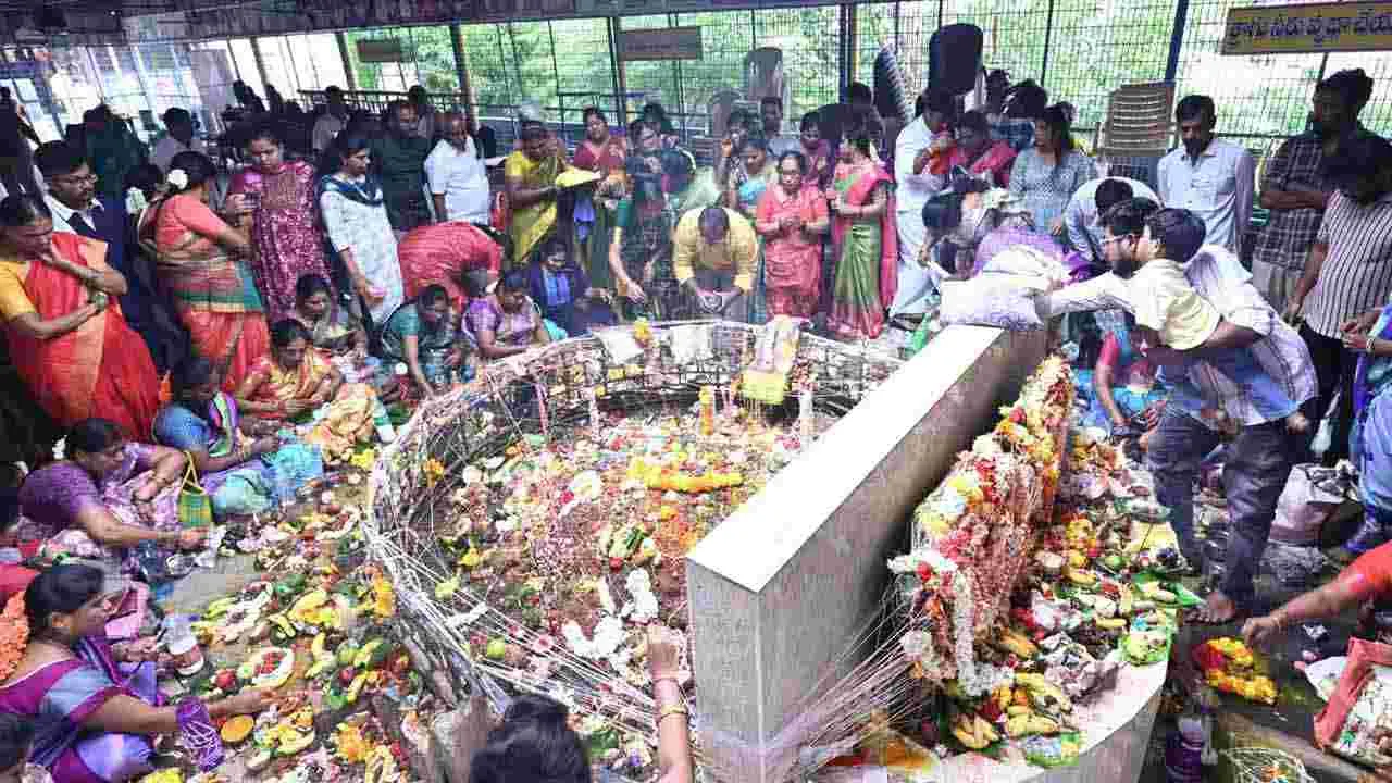 Nag Panchami: నాగ పంచమి.. ఆలయాలకు పోటెత్తిన భక్తులు