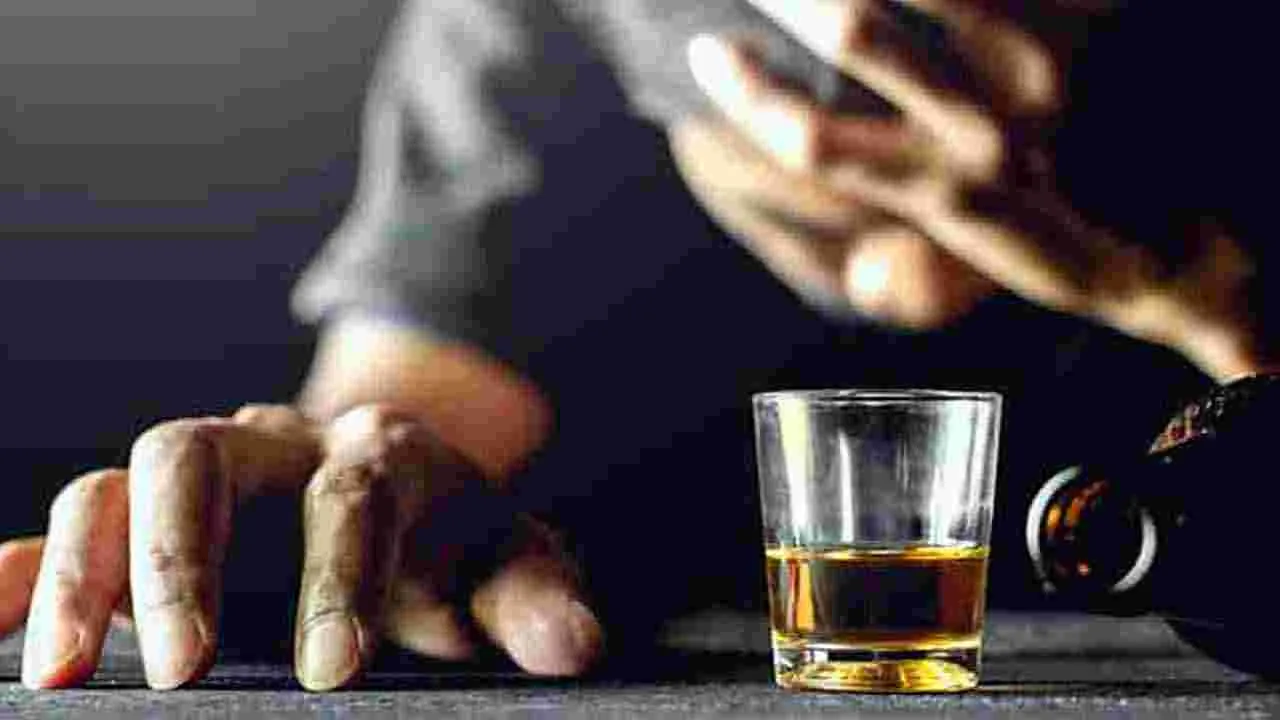 Health Tips: ఈ ఆహార పదార్థాలు ఎక్కువగా తీసుకుంటున్నారా.. అయితే మీ కాలేయం రిస్క్లో పడ్డట్లే..