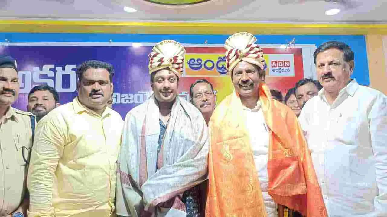 విశాఖపట్నంలో అక్షరం అండగా... పరిష్కారమే అజెండాగా..