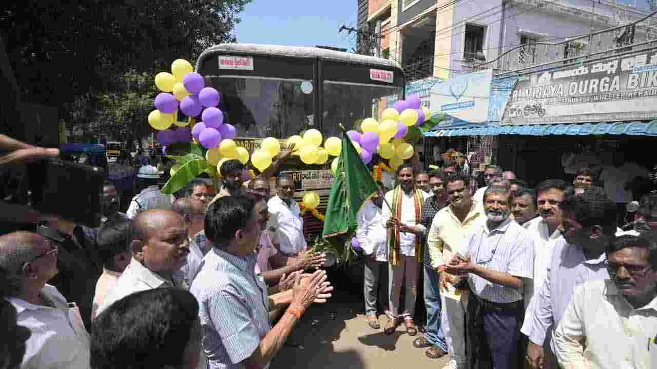 విశాఖపట్నంలో అక్షరం అండగా... పరిష్కారమే అజెండాగా..