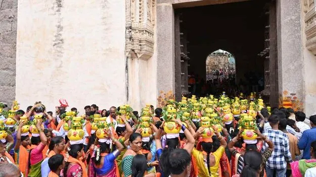Aashada Masam: ఆషాఢ మాసంలో వీటిని దానం చేస్తే.. శుభప్రదం..
