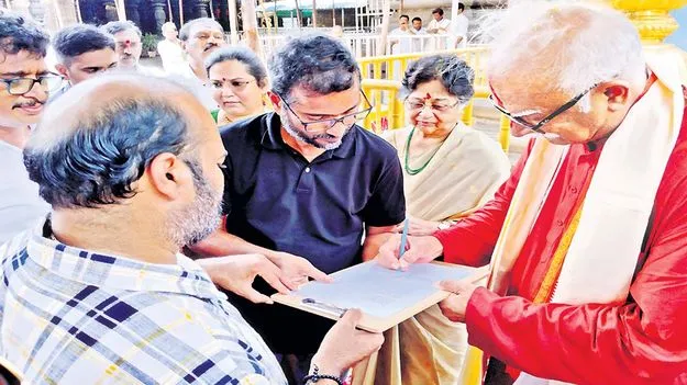 Resignation: రాజు వెడలె