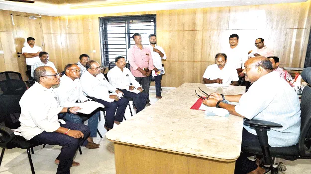 ఇళ్లపట్టాల అర్హుల జాబితా సిద్ధం చేయండి