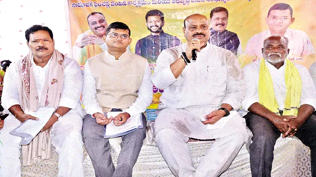 పరిశ్రమల ఏర్పాటుతో యువతకు ఉపాధి