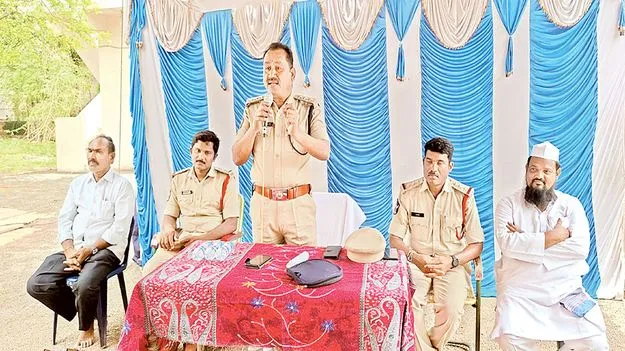 పండుగలను శాంతియుతంగా జరుపుకోవాలి