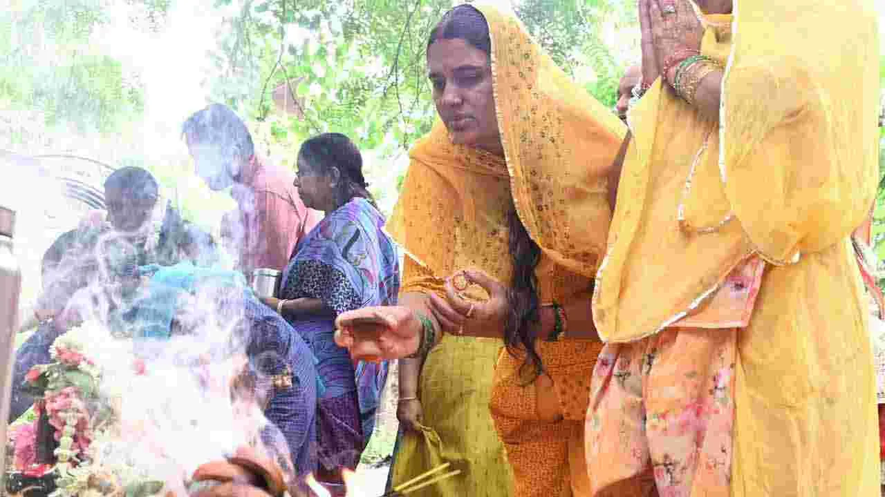 Nag Panchami: నాగ పంచమి.. ఆలయాలకు పోటెత్తిన భక్తులు