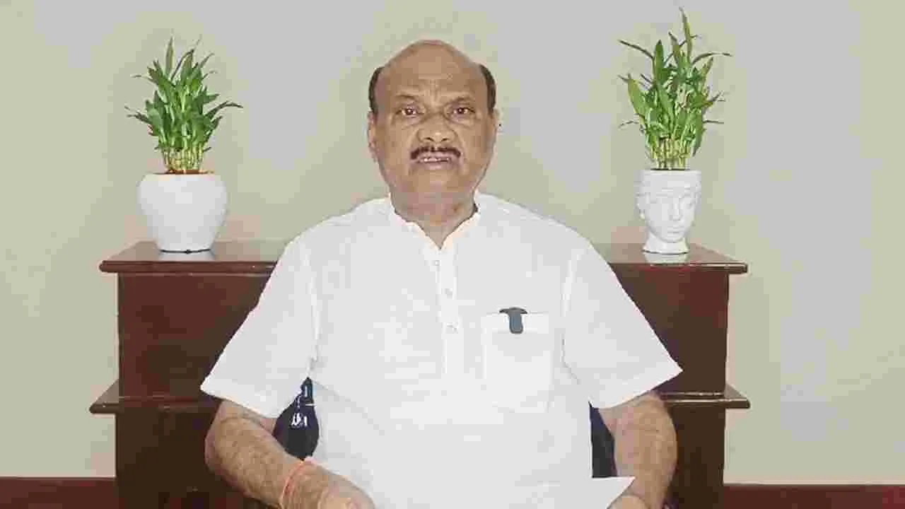Ayyannapatrudu: పల్లా సింహాచలం సేవలు మరువలేనివి: అయ్యన్నపాత్రుడు