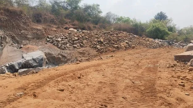 తరలిపోతున్న నల్ల బంగారం!