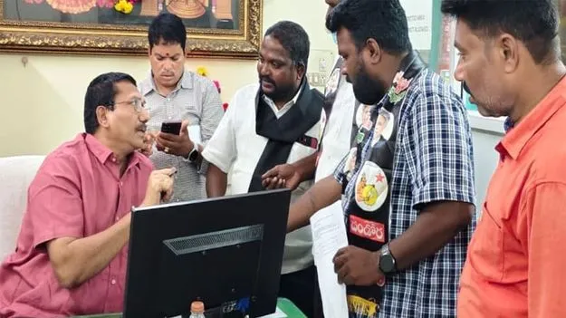 ఆఫీసర్‌ వర్సెస్‌ అటెండర్‌