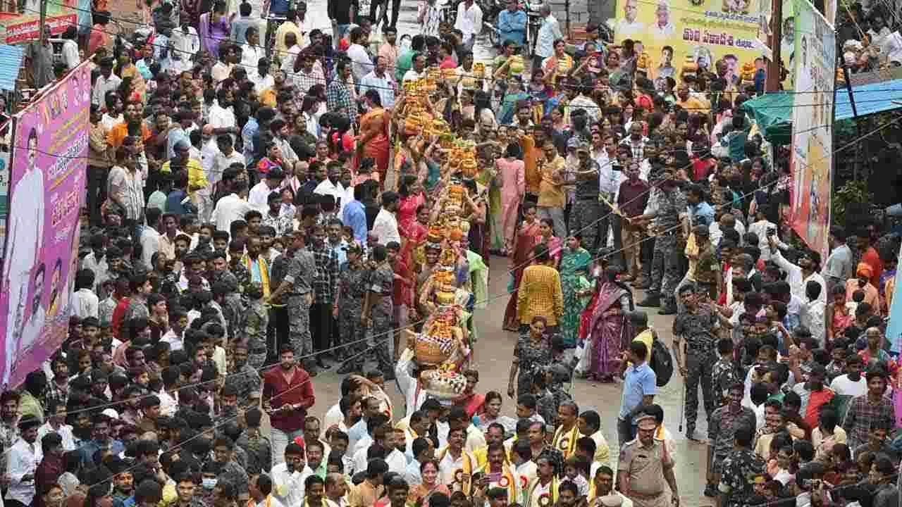 Beeranna Bonalu: భక్తి శ్రద్ధలతో బీరన్నకి బోనాలు