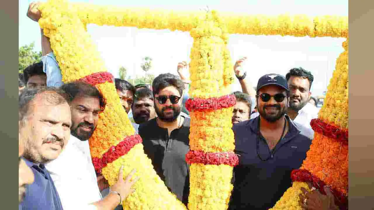 Masula Beach Festival 2025: మచిలీపట్నంలో 2కే రన్లో పాల్గొన్న భైరవం మూవీ టీం