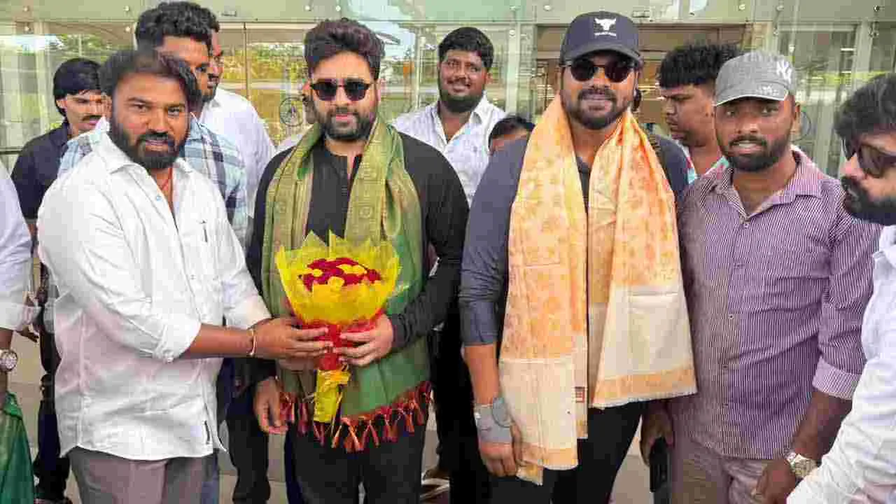 Masula Beach Festival 2025: మచిలీపట్నంలో 2కే రన్లో పాల్గొన్న భైరవం మూవీ టీం