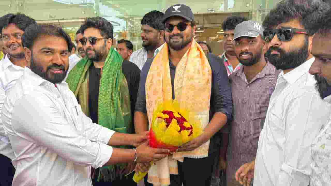 Masula Beach Festival 2025: మచిలీపట్నంలో 2కే రన్లో పాల్గొన్న భైరవం మూవీ టీం