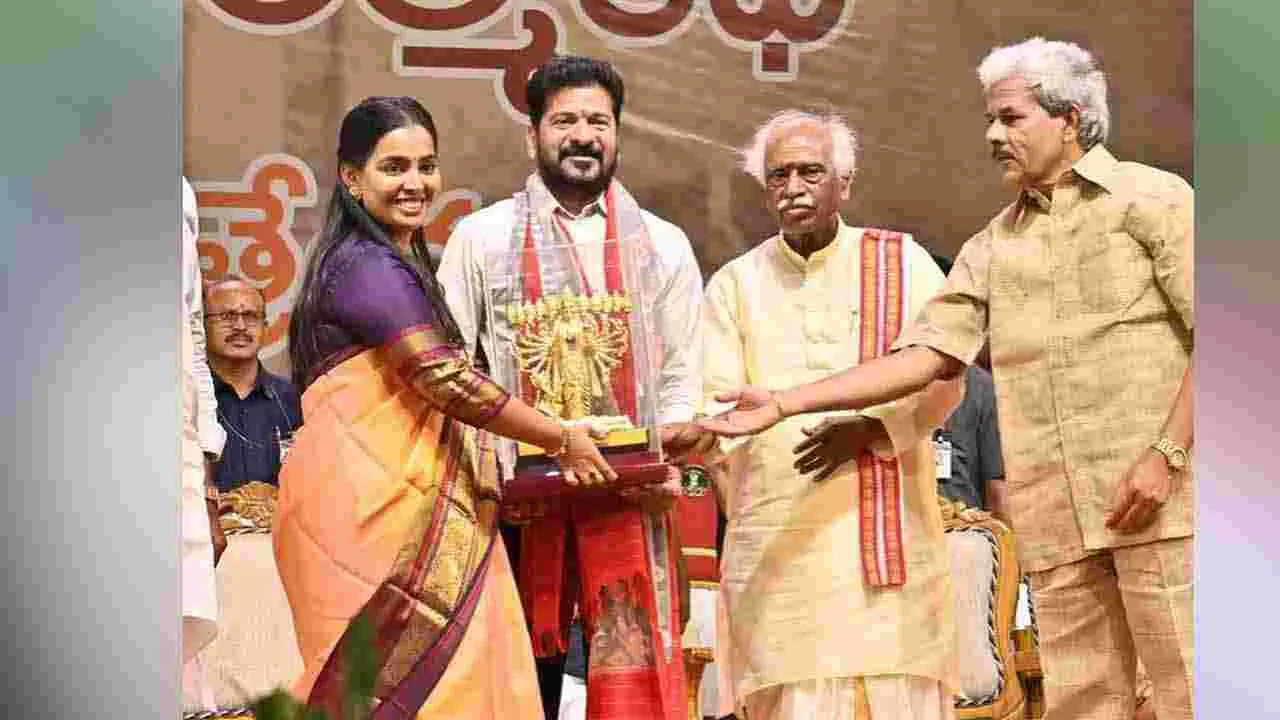 Bandaru Dattatreya: ప్రజల కథే నా ఆత్మకథ.. పుస్తకావిష్కరణ.. పాల్గొన్న ప్రముఖులు