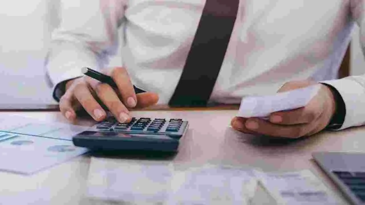 Bank of Baroda Recruitment 2025: 2500 బ్యాంక్ ఉద్యోగాలకు నోటిఫికేషన్.. డిగ్రీ అర్హత, రూ.85 వేల జీతం