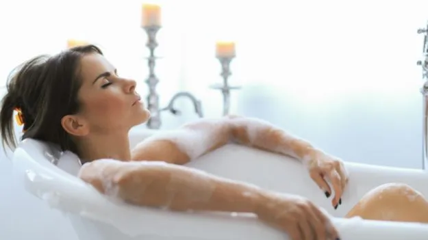 Bath Tips: సోమవారం నుంచి ఆదివారం వరకూ.. రోజు ఇలా స్నానం చేస్తే  అదృష్టం వెంటాడుతుంది..!
