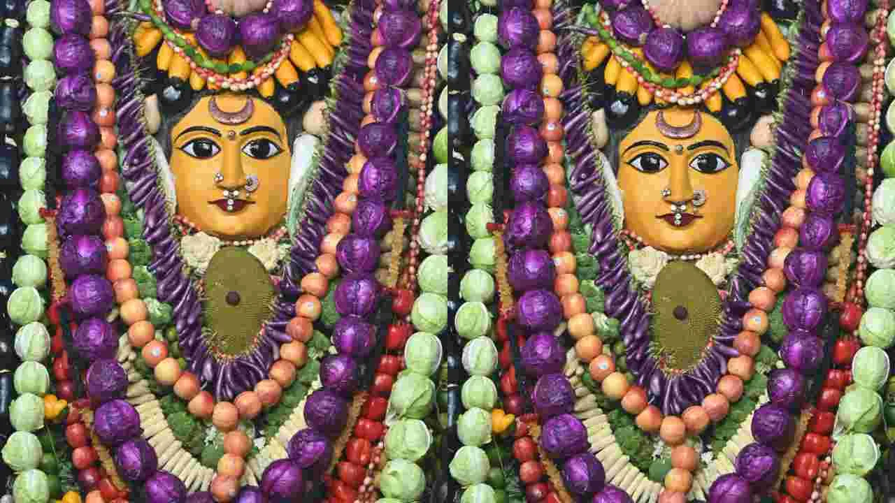 శాకంబరిగా భద్రకాళి అమ్మవారు