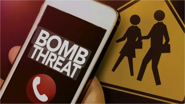 Bomb Threat:  మరో విమానానికి బాంబు బెదిరింపు.. అధికారులు అలర్ట్