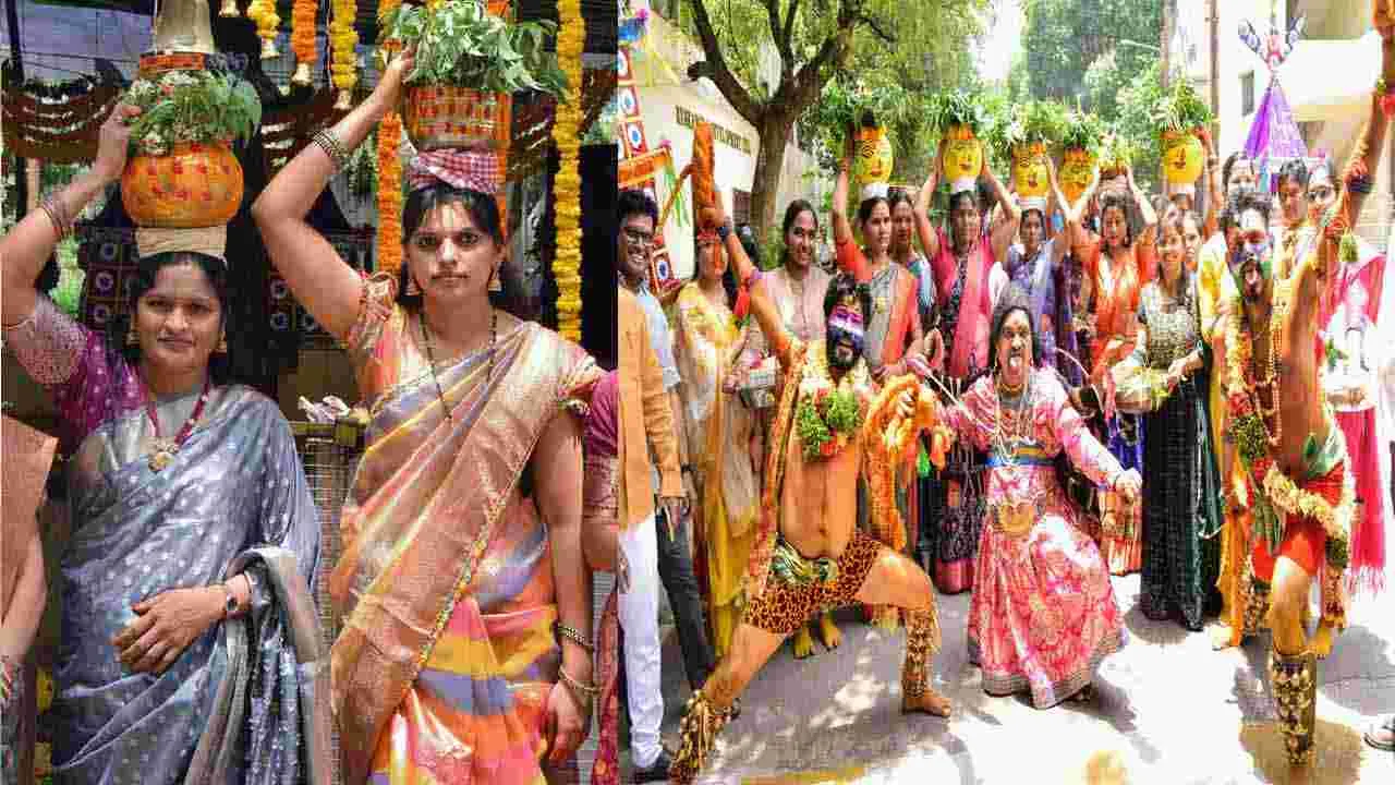 Bonalu 2025: అమ్మవారికి బోనాలు సమర్పించేందుకు పోటెత్తిన భక్తులు..