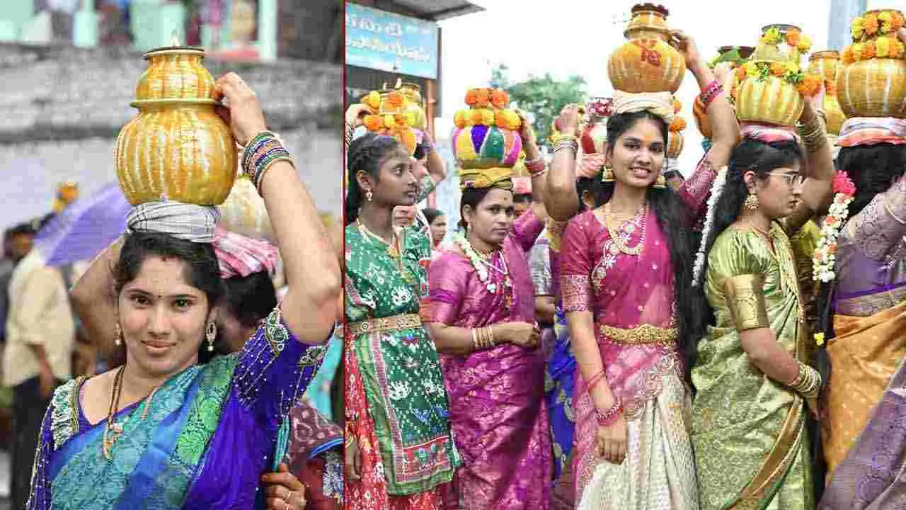 Beeranna Bonalu: తొలి ఏకాదశి రోజున భక్తి శ్రద్ధలతో కరీమాబాద్ ‘బీరన్న’ బోనాలు