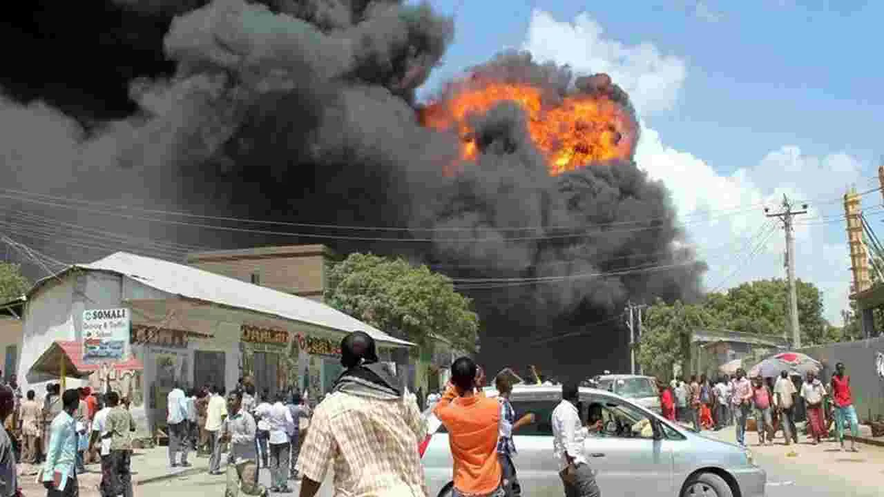 Suicide Bombing: చేపల మార్కెట్‌లో ఆత్మాహుతి దాడి.. 12 మంది మృతి