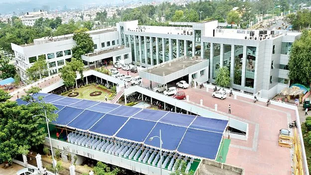 నగరంలో తృప్తి క్యాంటీన్లు