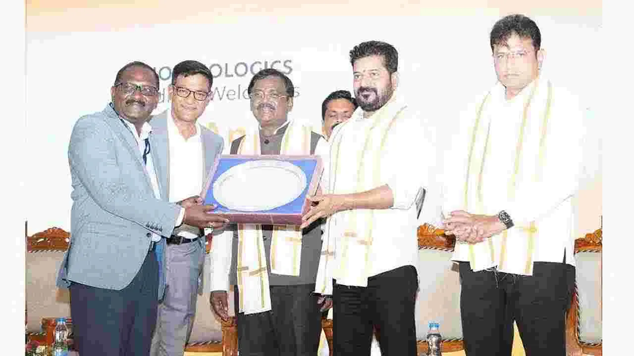 CM Revanth Reddy: శామీర్పేట జీనోమ్ వ్యాలీలో ఐకార్ బయాలజిక్స్కి శంకుస్థాపన.. పాల్గొన్న సీఎం రేవంత్రెడ్డి