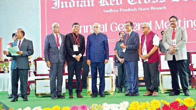 శ్రీకాకుళం రెడ్‌క్రాస్‌కు ఉత్తమ సేవా పతకం