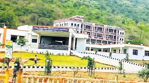 వాణిజ్య పన్నులశాఖలో బదిలీలు