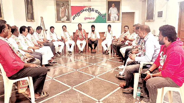 డీసీసీ అధ్యక్షుడి తీరుతో పార్టీకి నష్టం