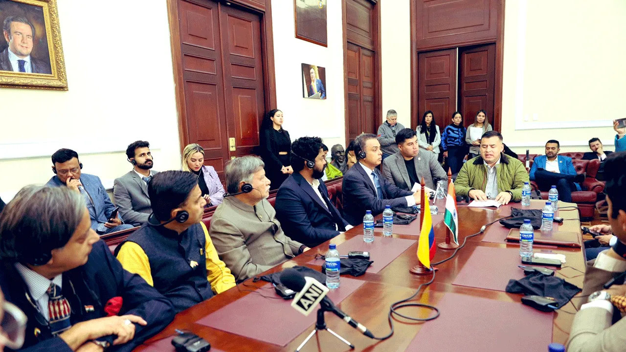 Colombia-Shashi Tharoor: శశిథరూర్ సక్సెస్.. ఇది కదా.. రిజల్ట్ అంటే..