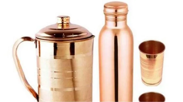 Water in a Copper Glass:  రాగి పాత్రలో నీరు.. ఇన్ని గంటలు కన్నా ఎక్కువసేపు ఉంచితే విషమవుతుందా? 