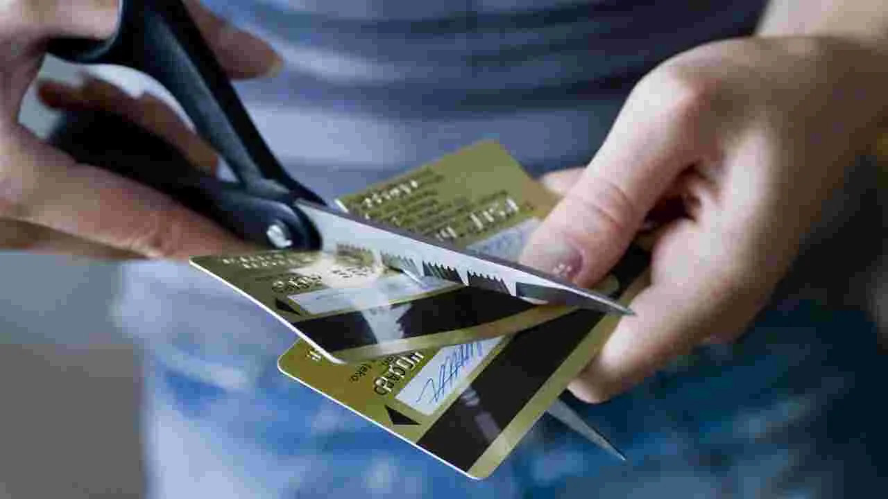 Credit Card Facts: క్రెడిట్ కార్డుల గురించి 6 అపోహలు.. అసలు నిజం ఏంటంటే
