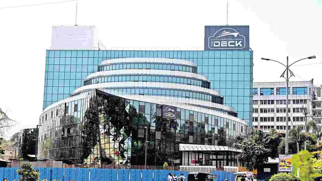 ‘ది డెక్‌’లో రైల్వే జోన్‌ కార్యాలయం