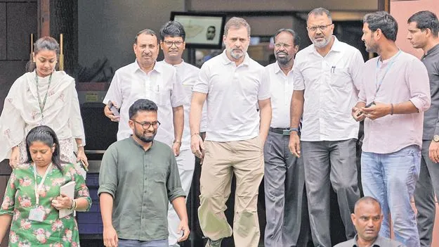 Political Corruption: బీజేపీ కోసం ఈసీ ఓట్ల చోరీ