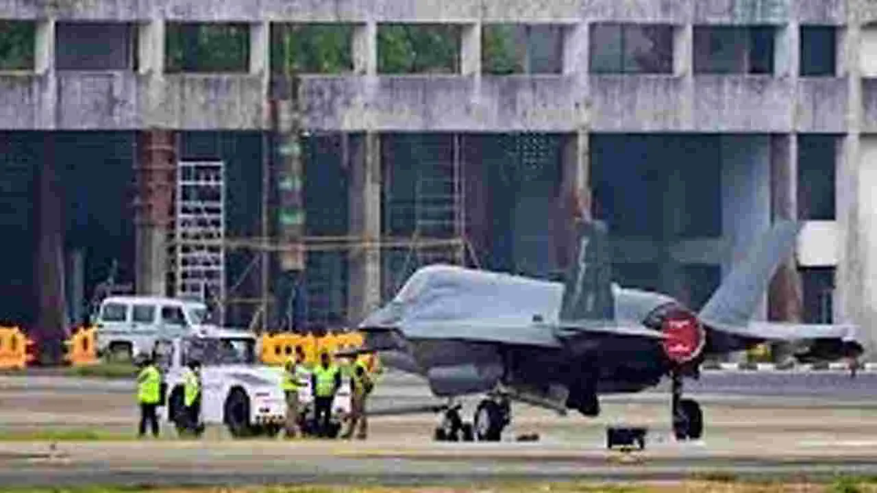 British Jet Grounded In Kerala: ఎట్టకేలకు నింగిలోకి బ్రిటన్‌ ఫైటర్‌ జెట్‌ ఎఫ్‌ 35బీ