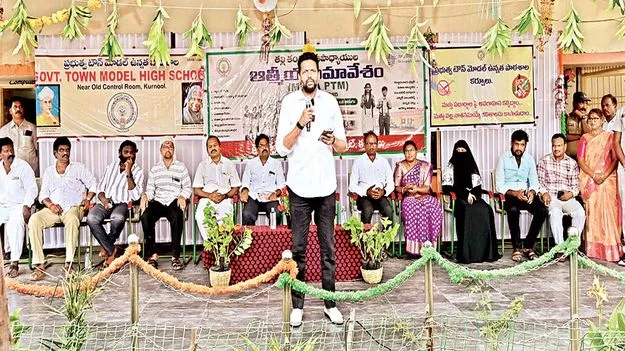 బడుల్లో జాతర.. 