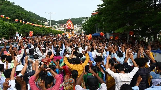 జననాథుడై..