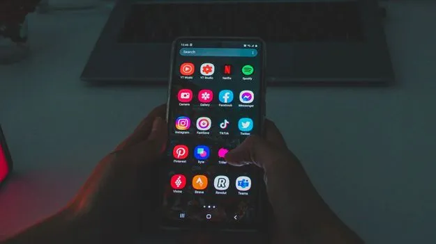 Delete These Apps: ఈ యాప్స్ వెంటనే తొలగించాలని గూగుల్ ప్లే స్టోర్ హెచ్చరిక